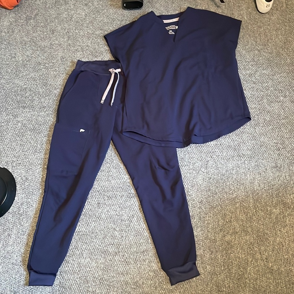 Fabletics Navy Scrub Set